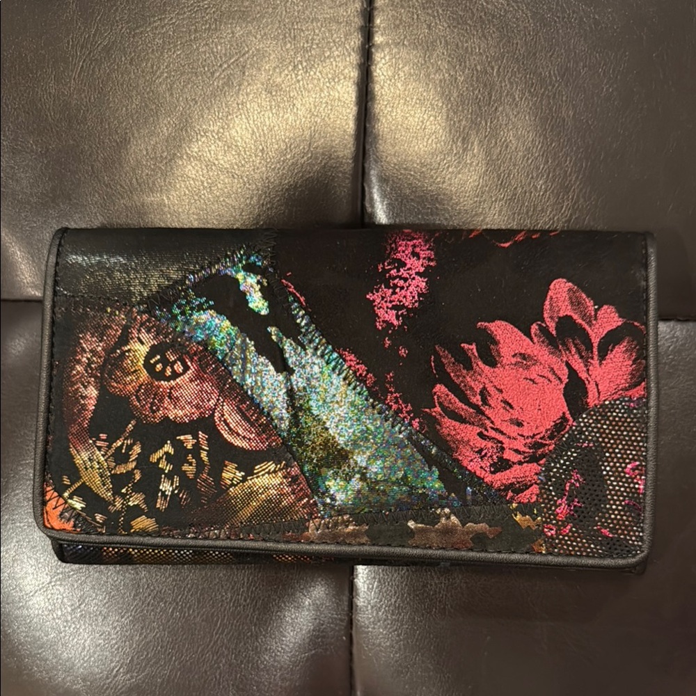 VENUS Black Artistic Floral Wristlet Clutch, 🆕, real leather